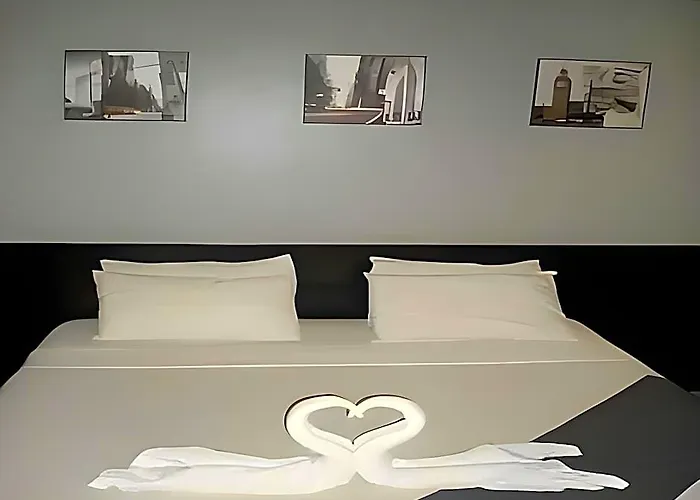 Richmond Plaza Hotel 3*