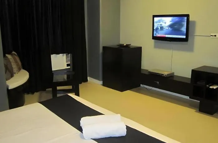 Richmond Plaza Hotel 3*