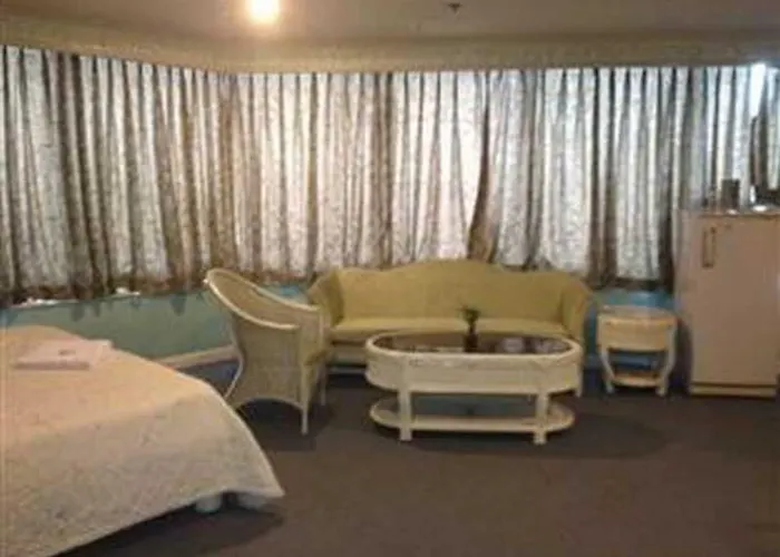 Richmond Plaza Hotell 3*